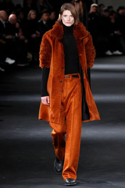 Look 26